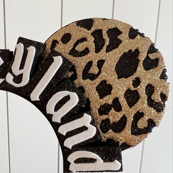🔥SOLD🔥Disney ears. Leopard disneyland small shop ears - Picture 3 of 7